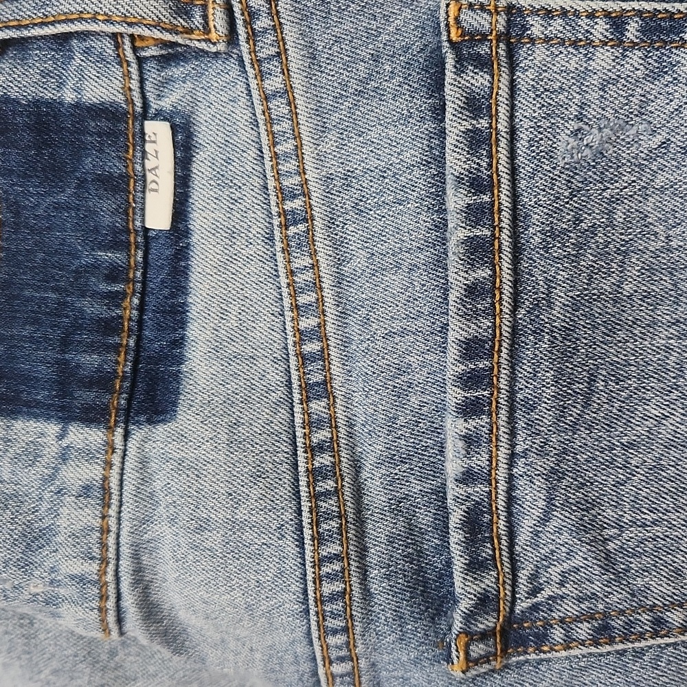 Daze Distressed jeans in great condition! - Picture 6 of 12